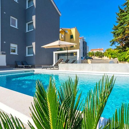 Summer Breeze Pool Apartments Новалья Экстерьер фото